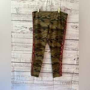 Johnny Was Camo Leggings XL
